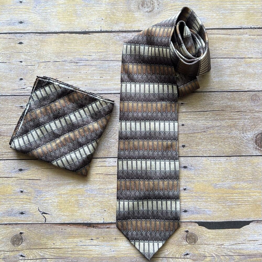 Bergamo New York Mens Silk Necktie Pocket‎ Square Set Brown Gold Geometric Silk